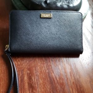 New Kate Spade Large Wristlet